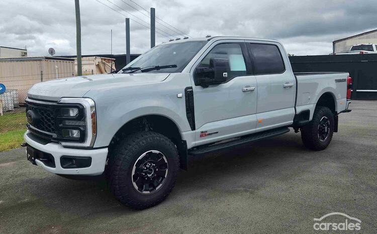 
								2025 Ford F250 Lariat Auto 4×4 full									